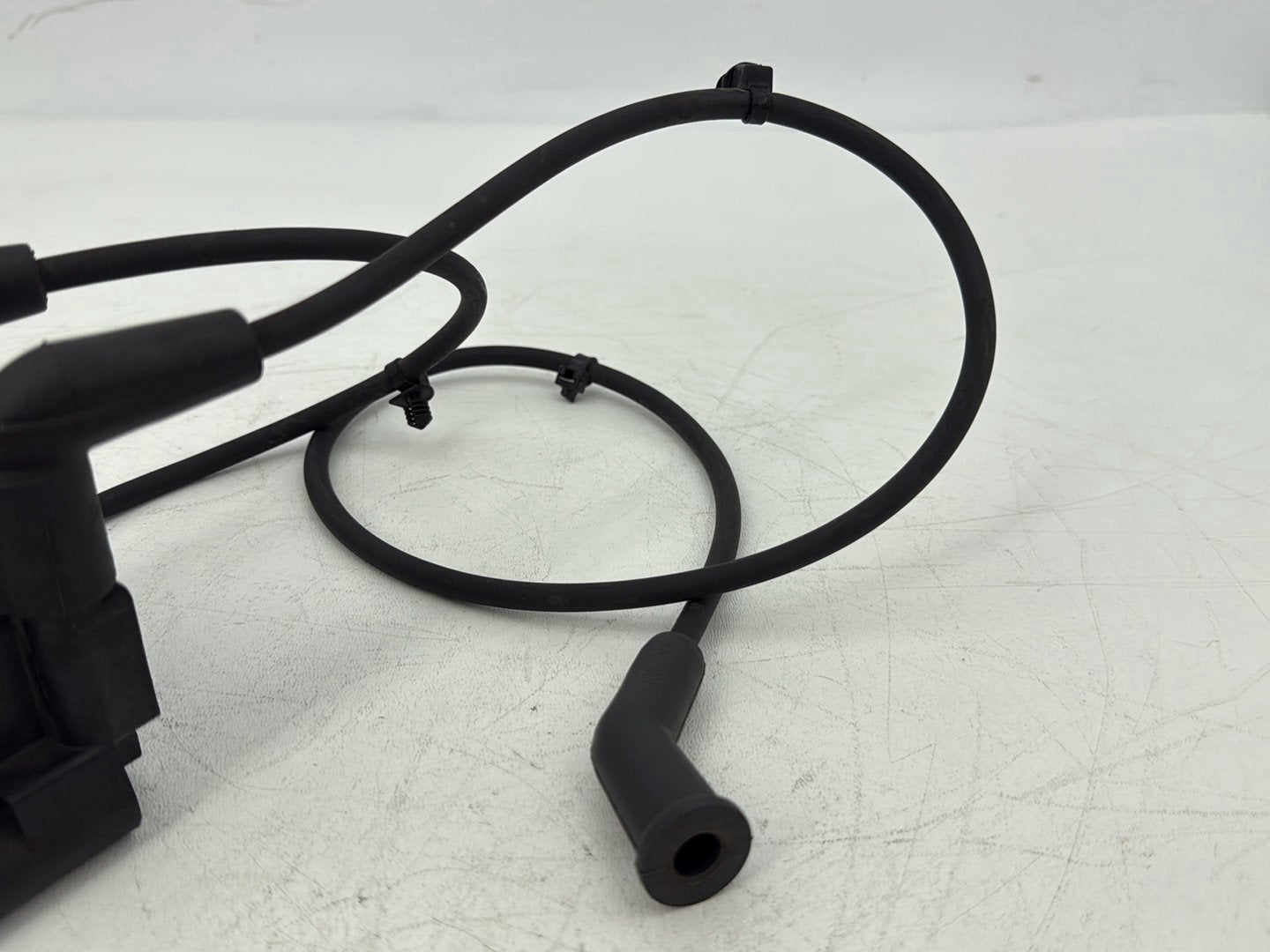 2015 Harley Touring FLHXS Street Glide OEM Ignition Coil Spark Plugs Cable
