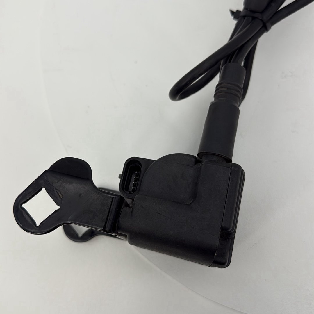 2007 - 2012 Harley-Davidson Touring Street Glide Ignition Coil Spark Plugs Cable  	31743-01