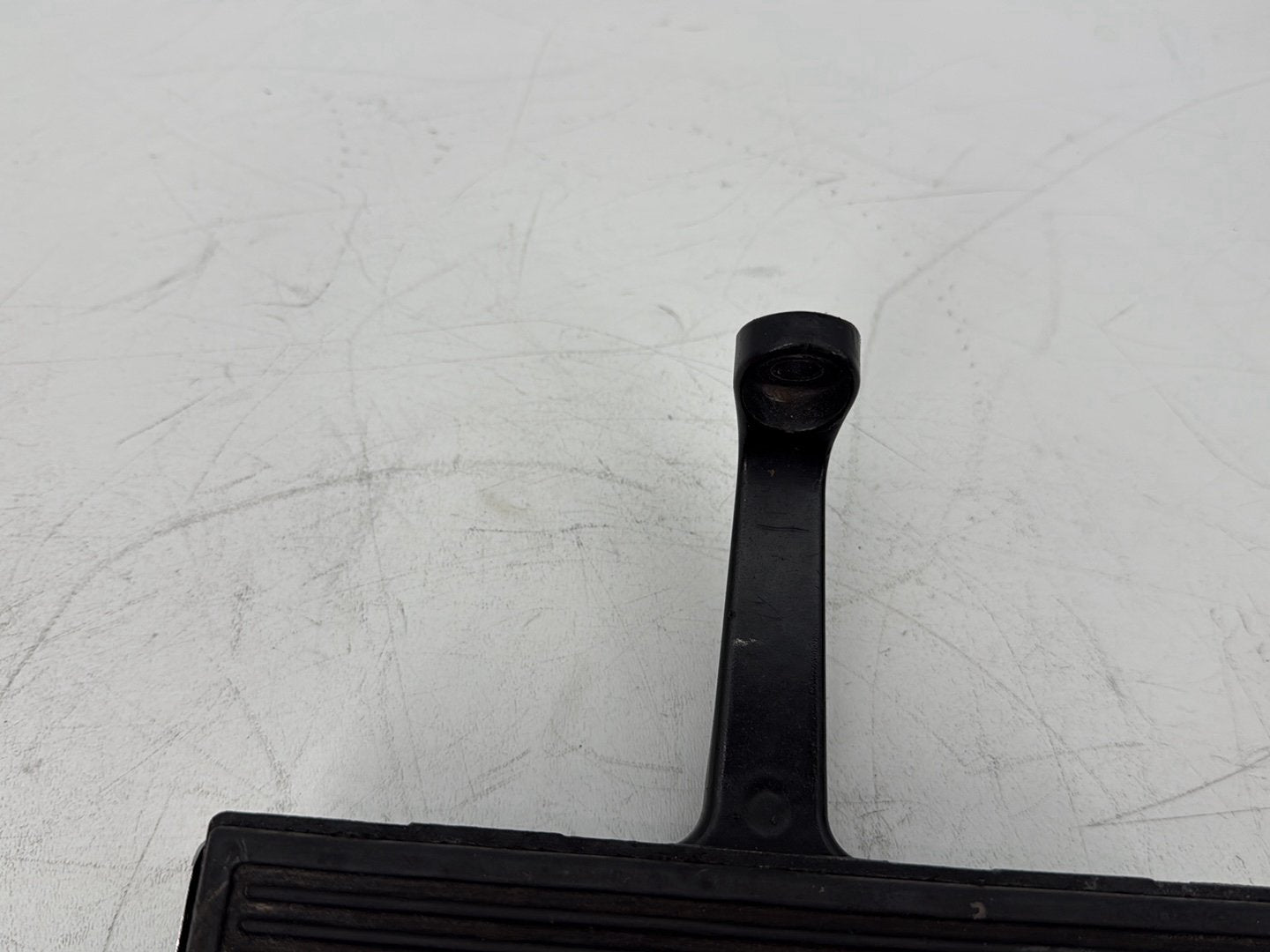 2006 Harley Touring FLHRI Road King OEM 1 Passenger Floorboard Foot Rest