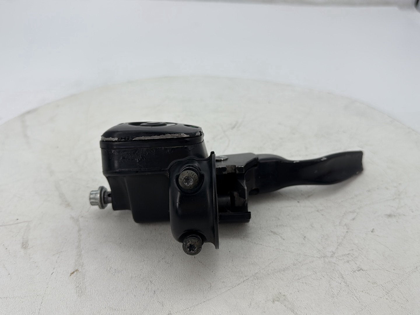 2012 Harley Dyna Fat Bob FXDF 103 OEM Front Right Brake Lever Master Cylinder