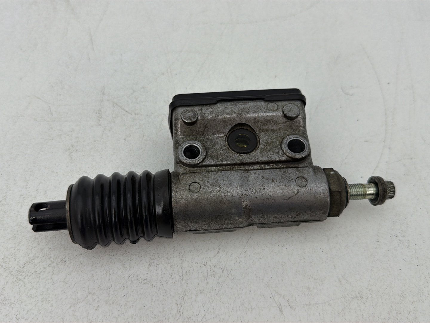 1986 - 1998 Harley-Davidson Softail Heritage Classic Rear Brake Master Cylinder Reservoir  	42468-87E