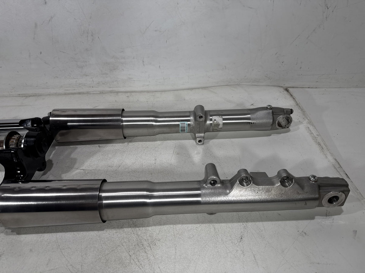 2011 Harley Softail Deluxe OEM Front Triple Tree Set & LH RH Fork Legs Sliders