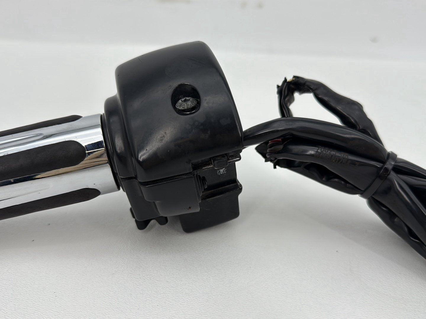 2007 - 2011 Harley-Davidson Touring Street Glide Right Engine Start Kill Switches Controls 71564-96