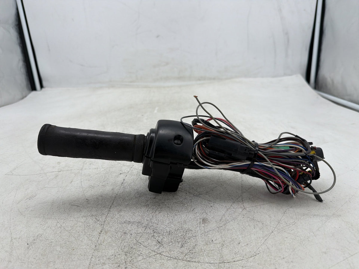 2010 Harley Electra Glide Touring OEM Right Engine Start Kill Switches Controls