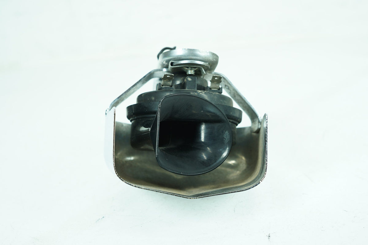 2004 Harley Softail FLSTFI Fat Boy OEM Horn Signal Klaxon Chrome Cover