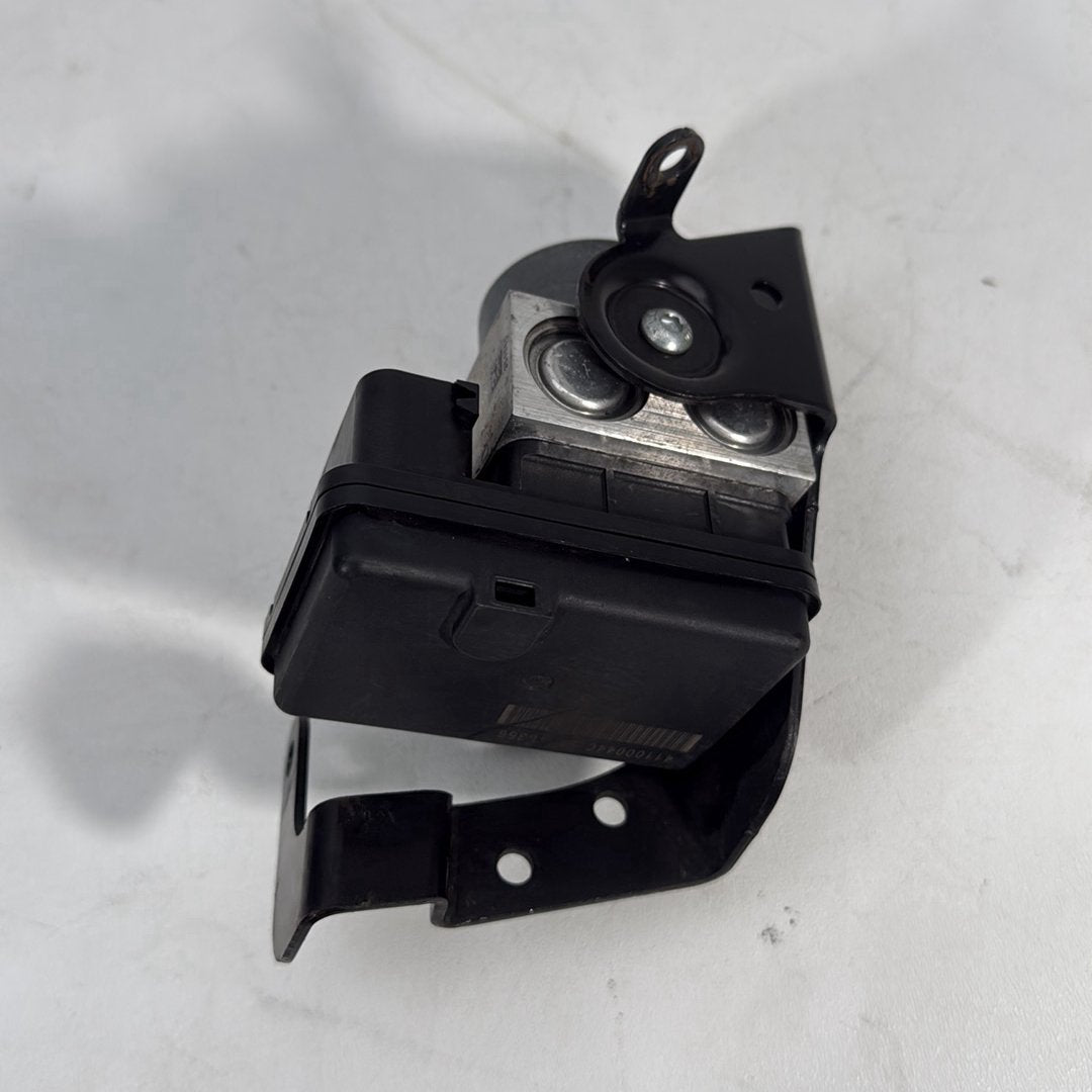 2017 - 2026 Harley-Davidson Softail Heritage Classic 114 ABS Brake Pump & Control Module 41100044C