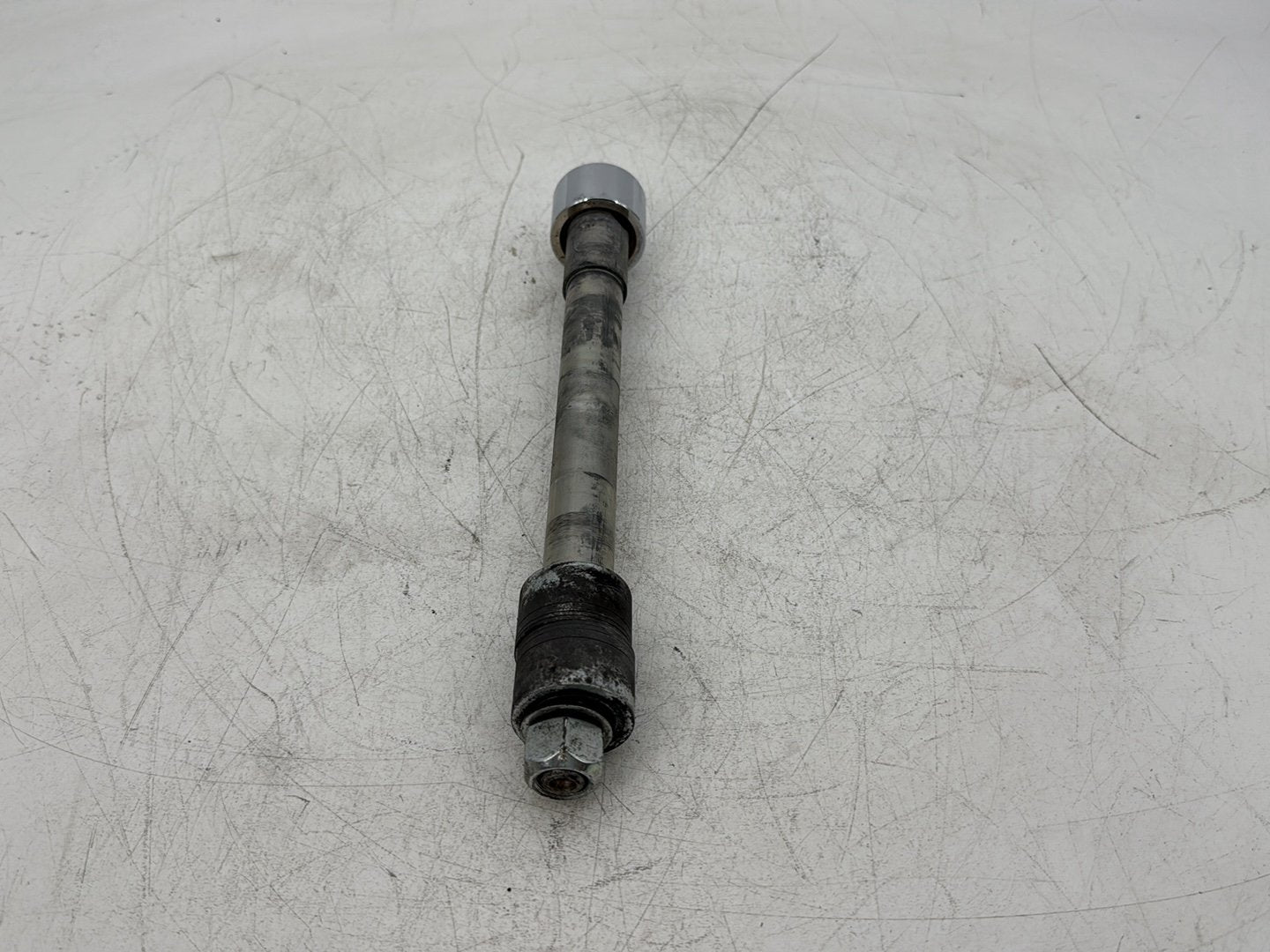 2008 Harley Dyna FXDL Low Rider Anniversary OEM Front Wheel Axle Bolt Shaft