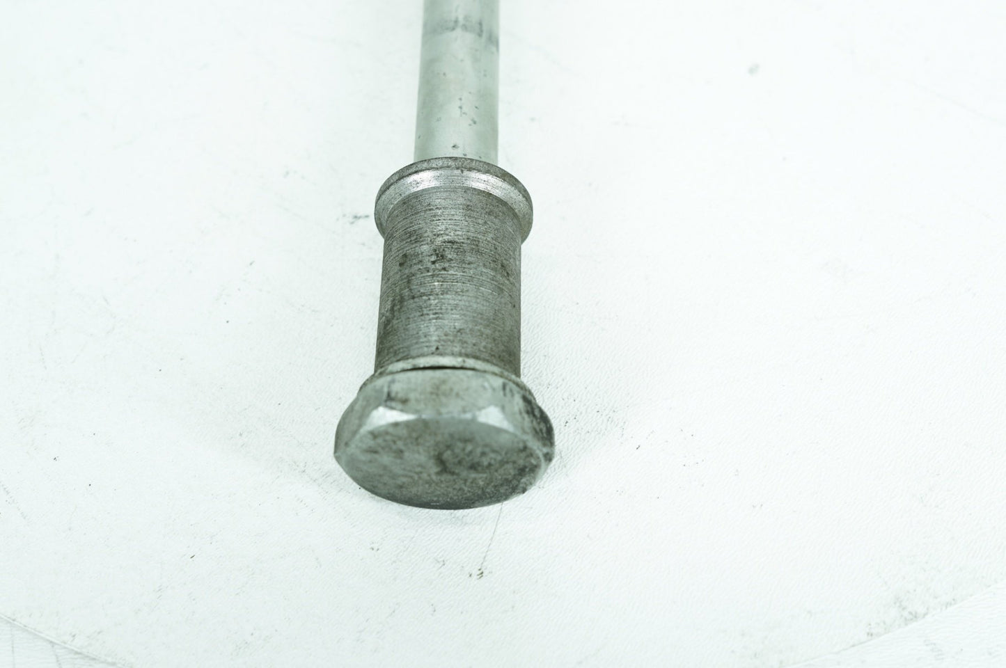 1999 - 2006 Harley-Davidson Softail Deuce Rear Fork Swingarm Pivot Bolt Shaft 47610-00
