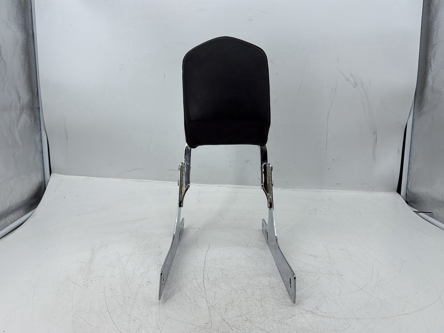2005 Harley Dyna FXDWG Wide Glide OEM Rear Sissy Bar w/ Backrest Cushion Pad