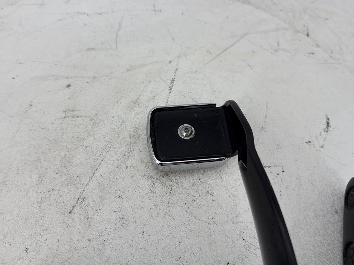 2006 Harley Dyna Super Glide Custom FXDCI OEM Right Driver Foot Controls Peg Rest