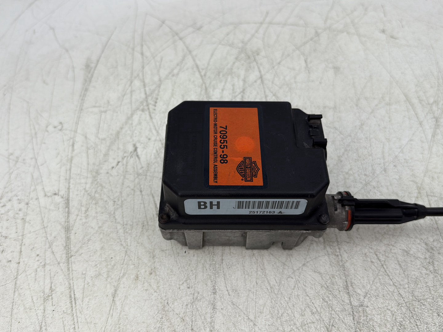 1998 Harley Touring FLHTCUI Electra Glide Ultra OEM Cruise Control Actuator 70955-98