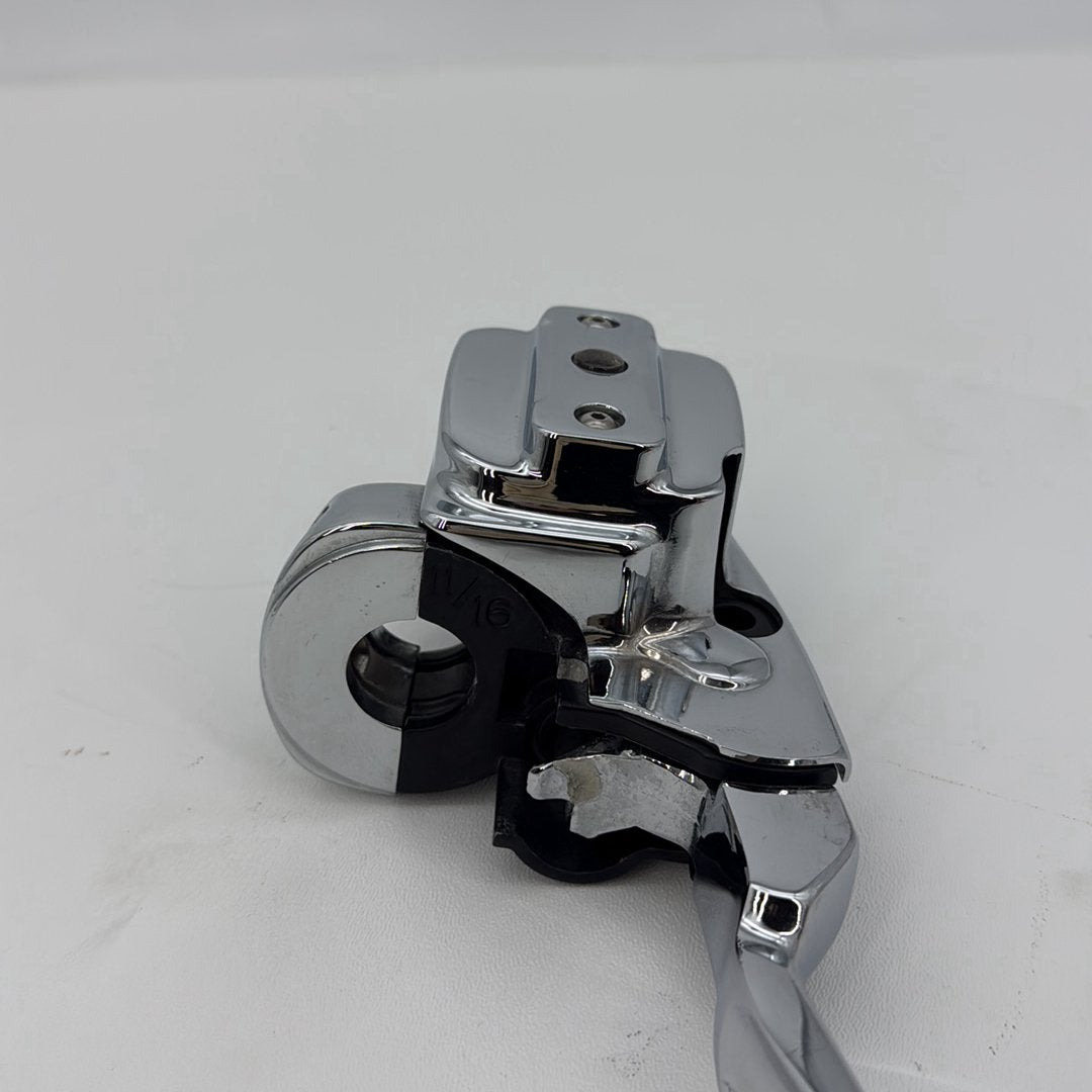 2007 - 2012 Harley-Davidson Touring Street Glide Front Right Brake Lever Master Cylinder  	45105-05A