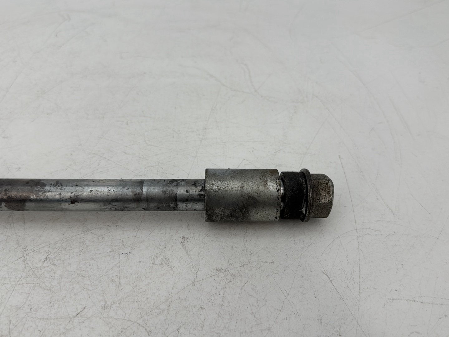 1999 - 2006 Harley-Davidson Dyna Super Glide Rear Wheel Axle Bolt Shaft  	41114-90