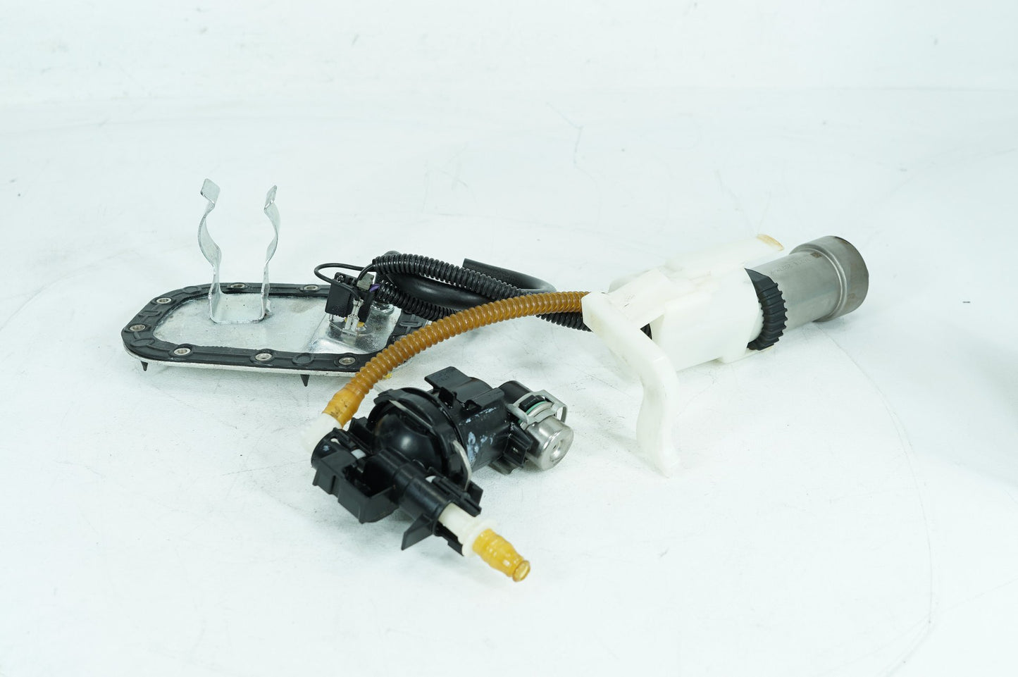 2007 - 2017 Harley-Davidson Softail Fat Boy Fuel Pump Gas Gasoline Petrol Sending 75141-11