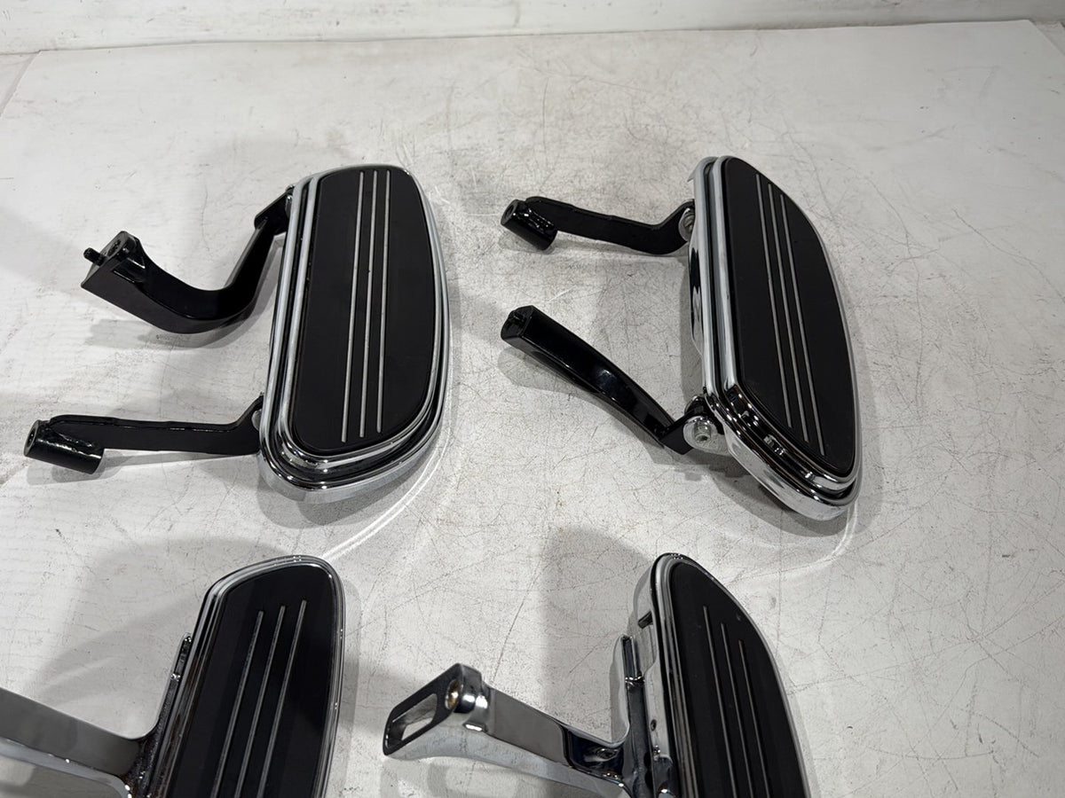 10 Harley Street Glide Touring FLHX OEM LH RH Driver & Pass Floorboard Foot Rest