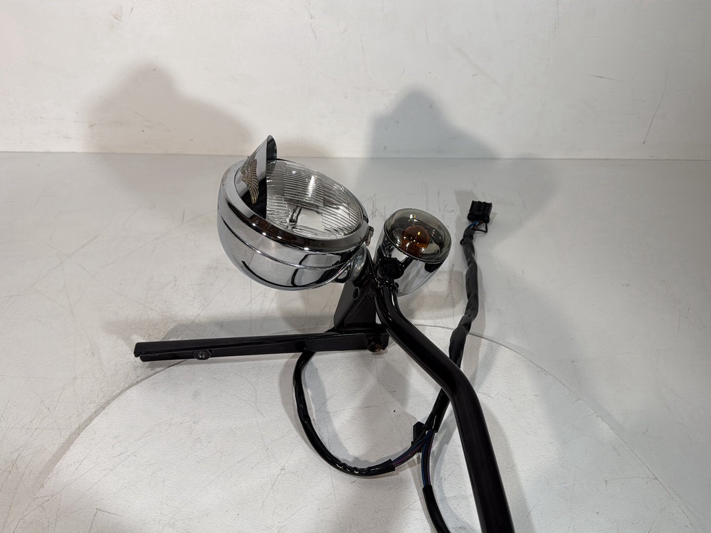 1986 - 1998 Harley-Davidson Softail Heritage Classic Front Turn Signal Indicators Aux Light Bar 57852-02A