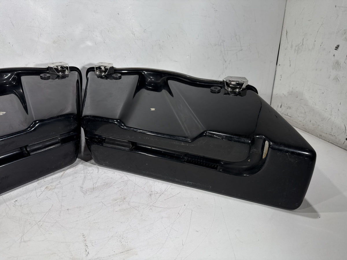 2002 Harley Electra Glide Touring FLHT OEM Left Right Saddlebags Luggage NOKey