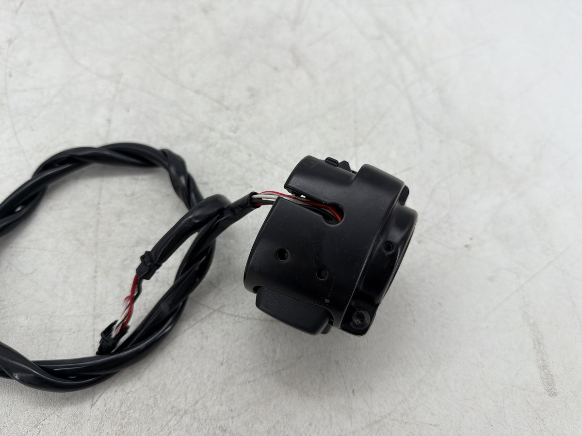17 Harley Dyna Street Bob FXDB OEM Left Turn Signal Headlight Switches Controls