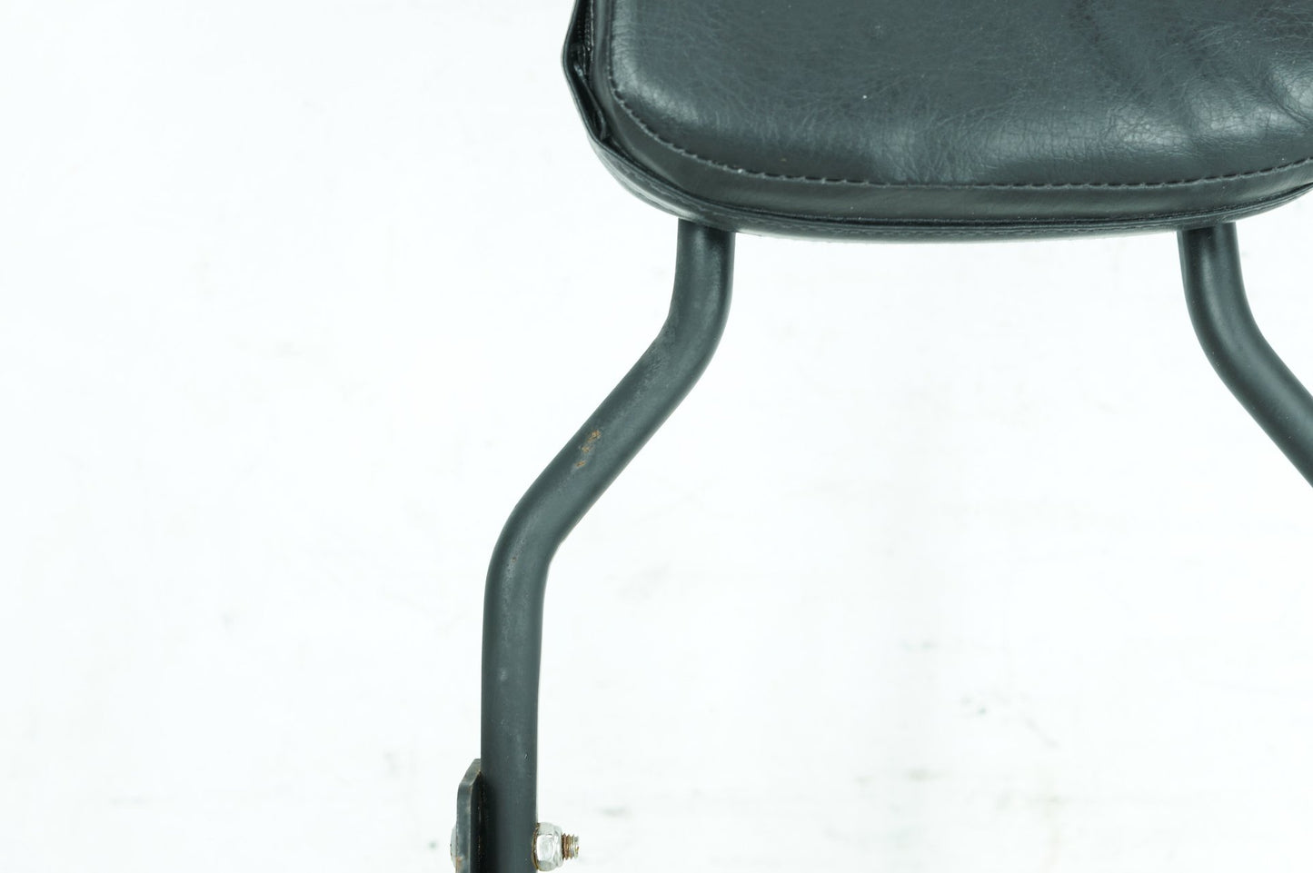 2007 - 2017 Harley-Davidson Dyna Street Bob Rear Sissy Bar w/ Backrest Cushion Pad  	51788-10