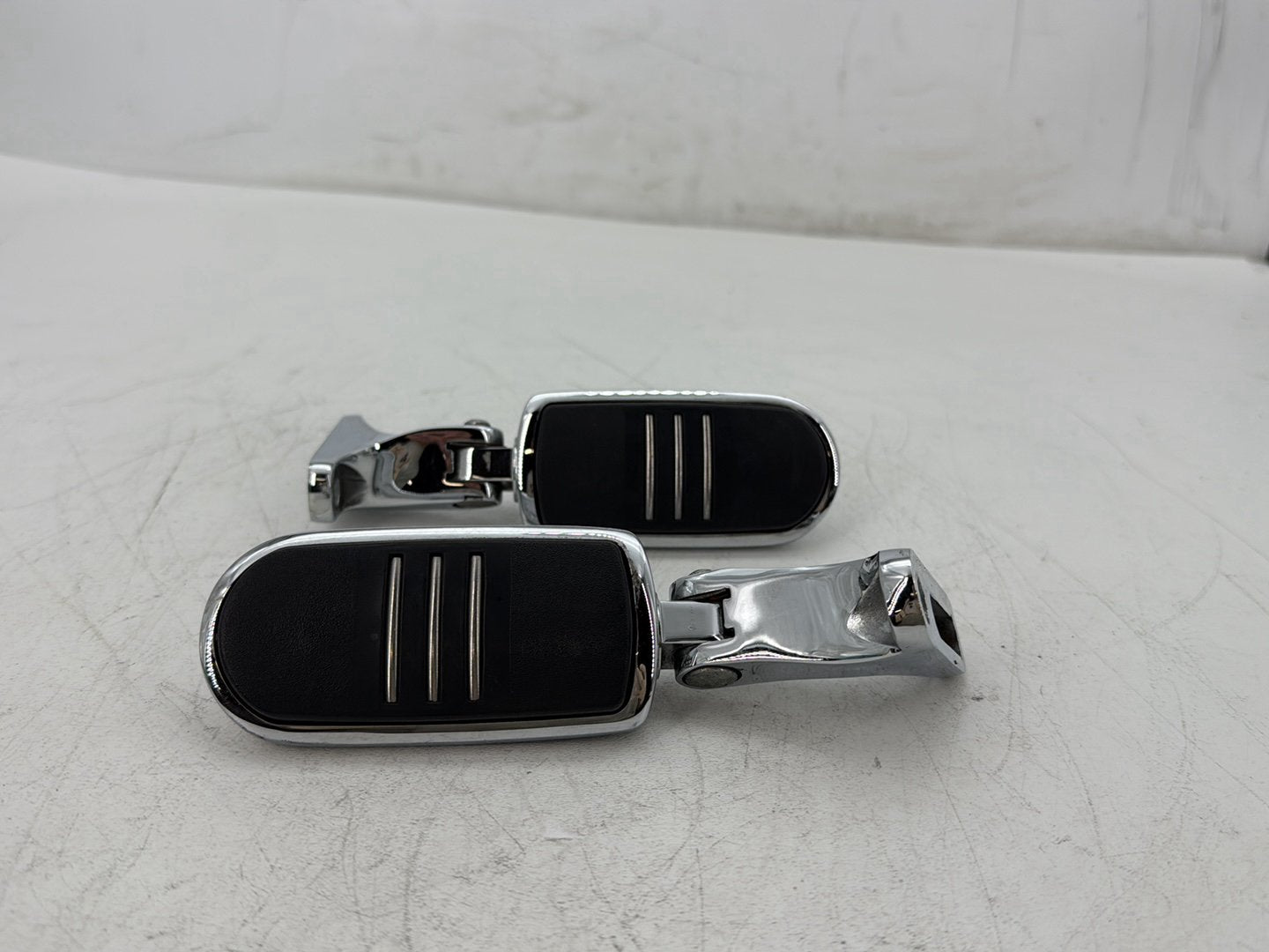 2017 Harley Road Glide Touring FLTRXS OEM Passenger Left & Right Foot Pegs