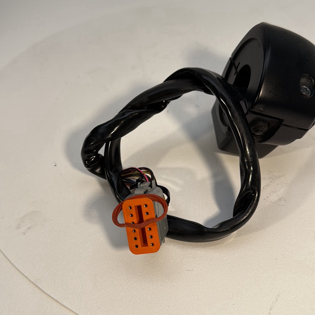 1984 - 1998 Harley-Davidson Touring Road King Police Left Turn Signal Headlight Switches Controls 71515-08