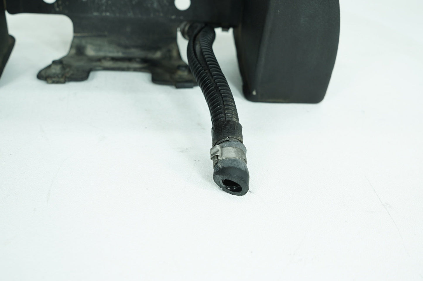2007 - 2011 Harley-Davidson Softail Night Train Oil Tank Reservoir Bottle Canister & Dipstick 62840-00A