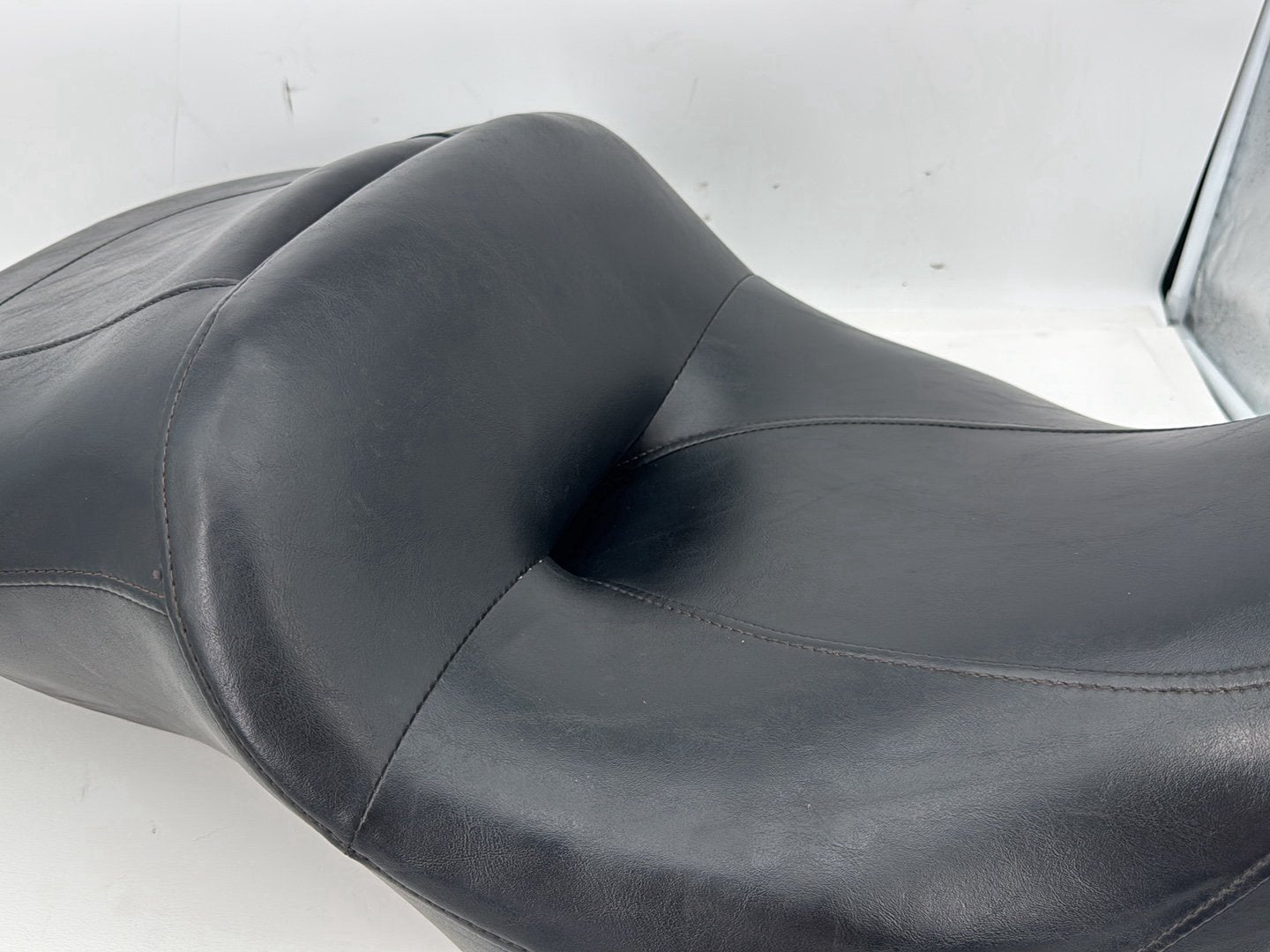 2007 - 2016 Harley-Davidson Touring Electra Glide Ultra Passenger Rider Driver Seat Saddle 52164-09B