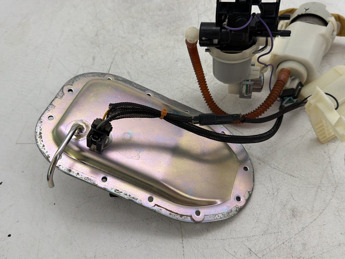 2009 Harley Dyna Street Bob FXDB OEM Fuel Pump Gas Gasoline Petrol Sending