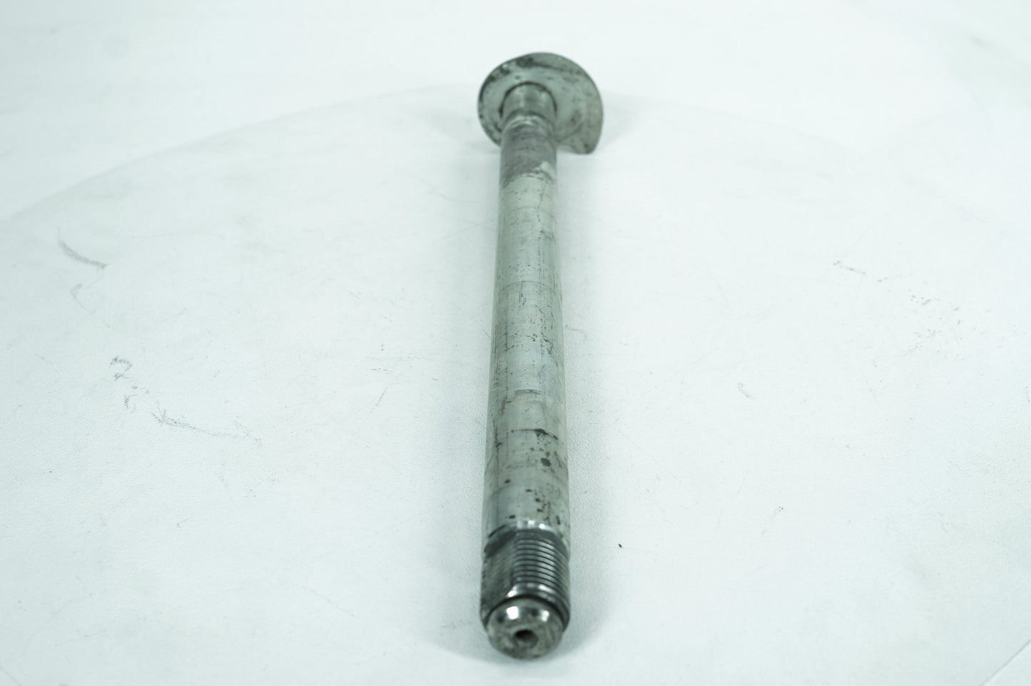 2012 - 2016 Harley-Davidson Touring Street Glide Rear Wheel Axle Bolt Shaft 41056-09