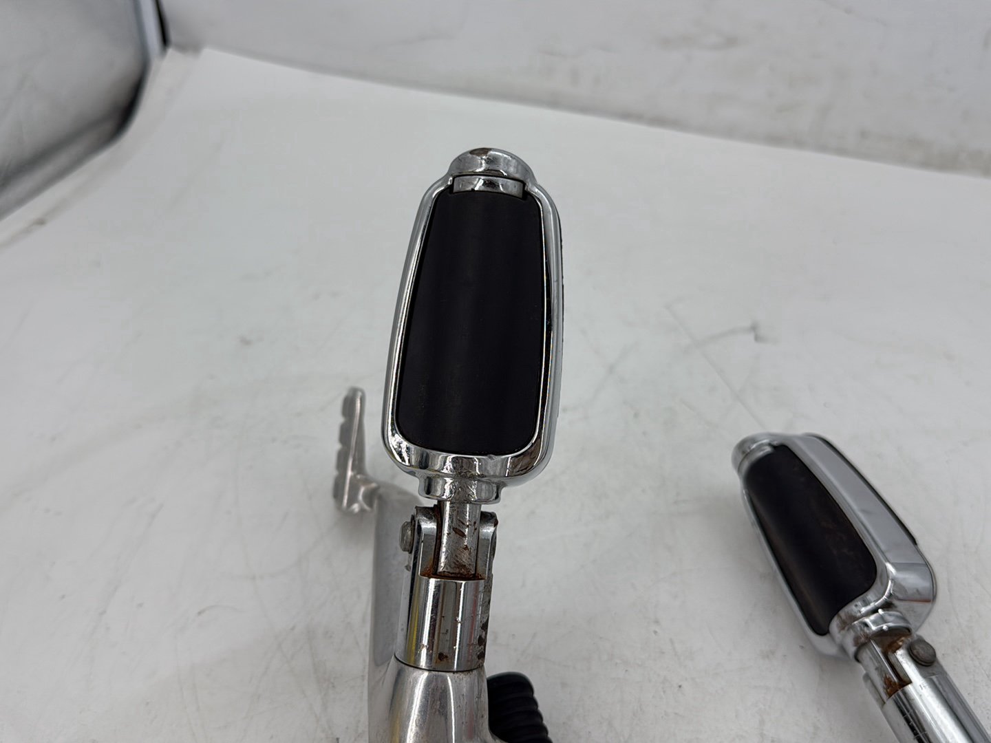2009 Harley Sportster 883 Low XL883L OEM Left Right Foot Brake Control Pegs