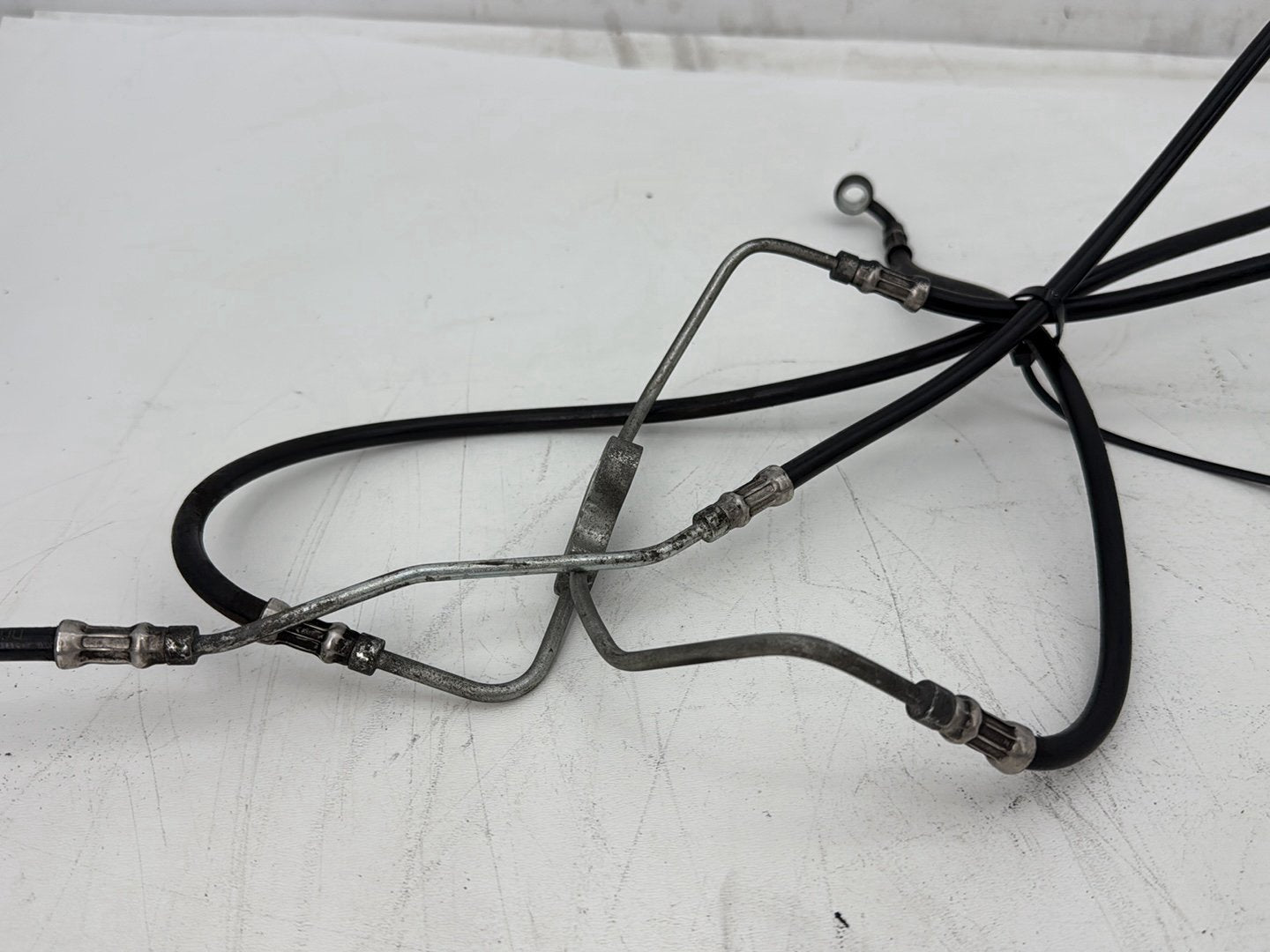 2011 Harley Electra Glide Ultra FLHTK OEM Front Brake Hose Line Pipe ABS