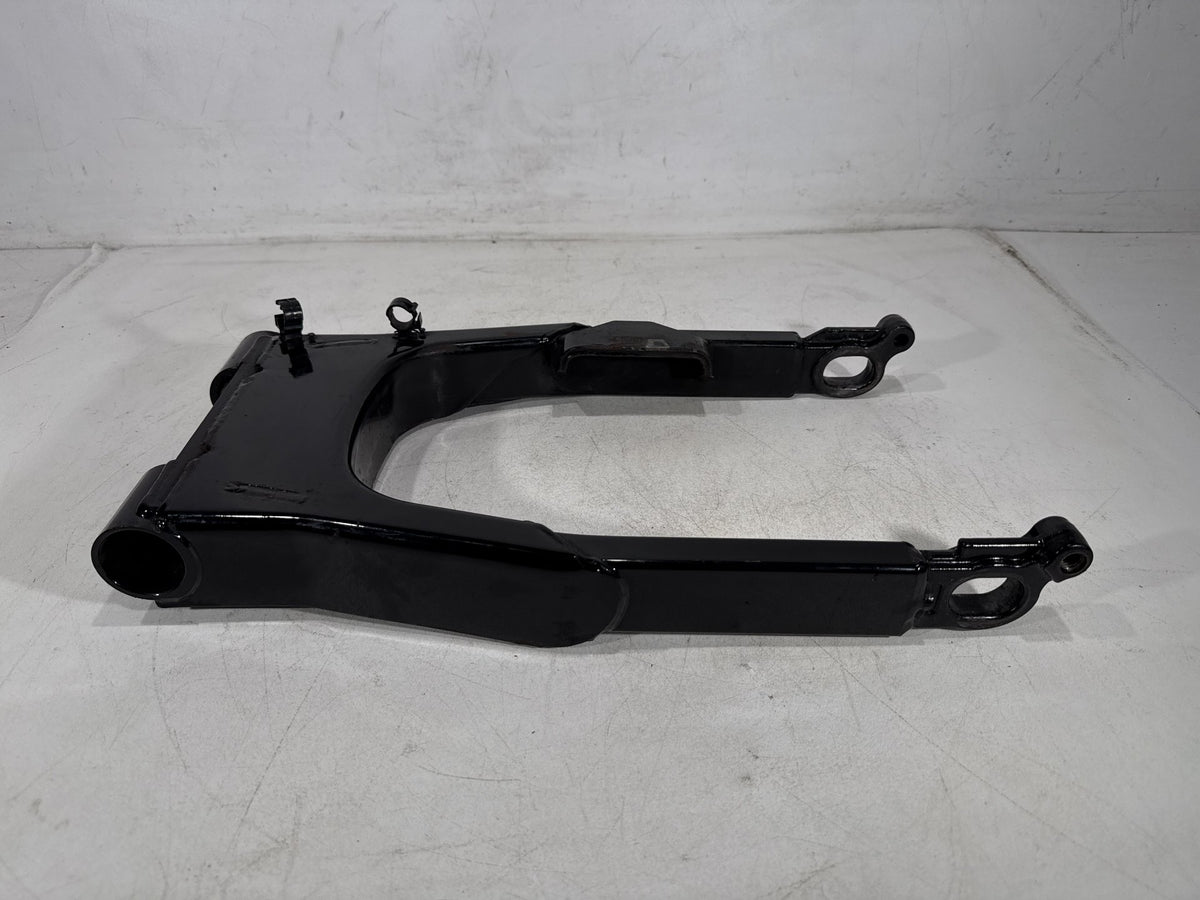 2002 Harley Electra Glide Touring Classic OEM Rear Fork Swingarm Swing Arm