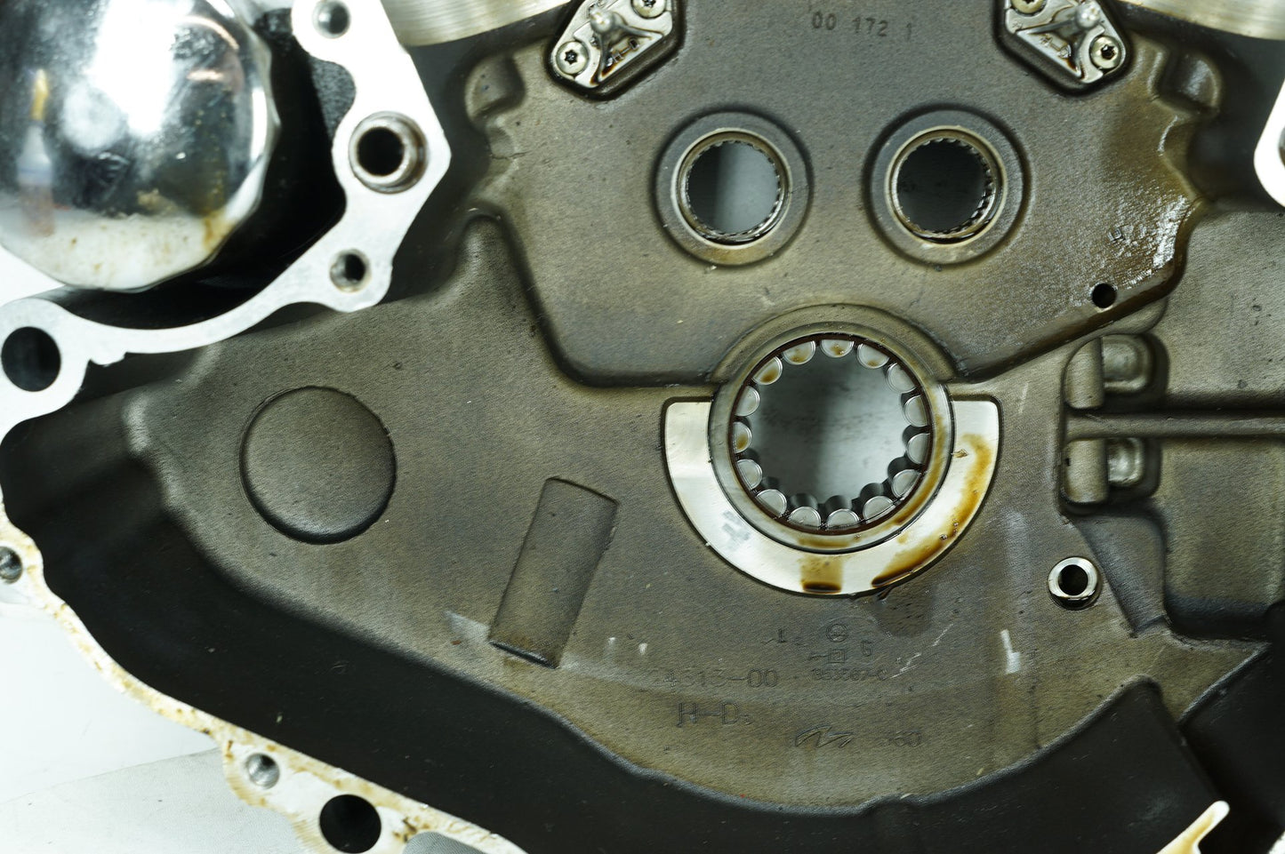2000 - 2006 Harley-Davidson Softail Deuce Crankcase Shaft Engine Motor Cover 853567-C