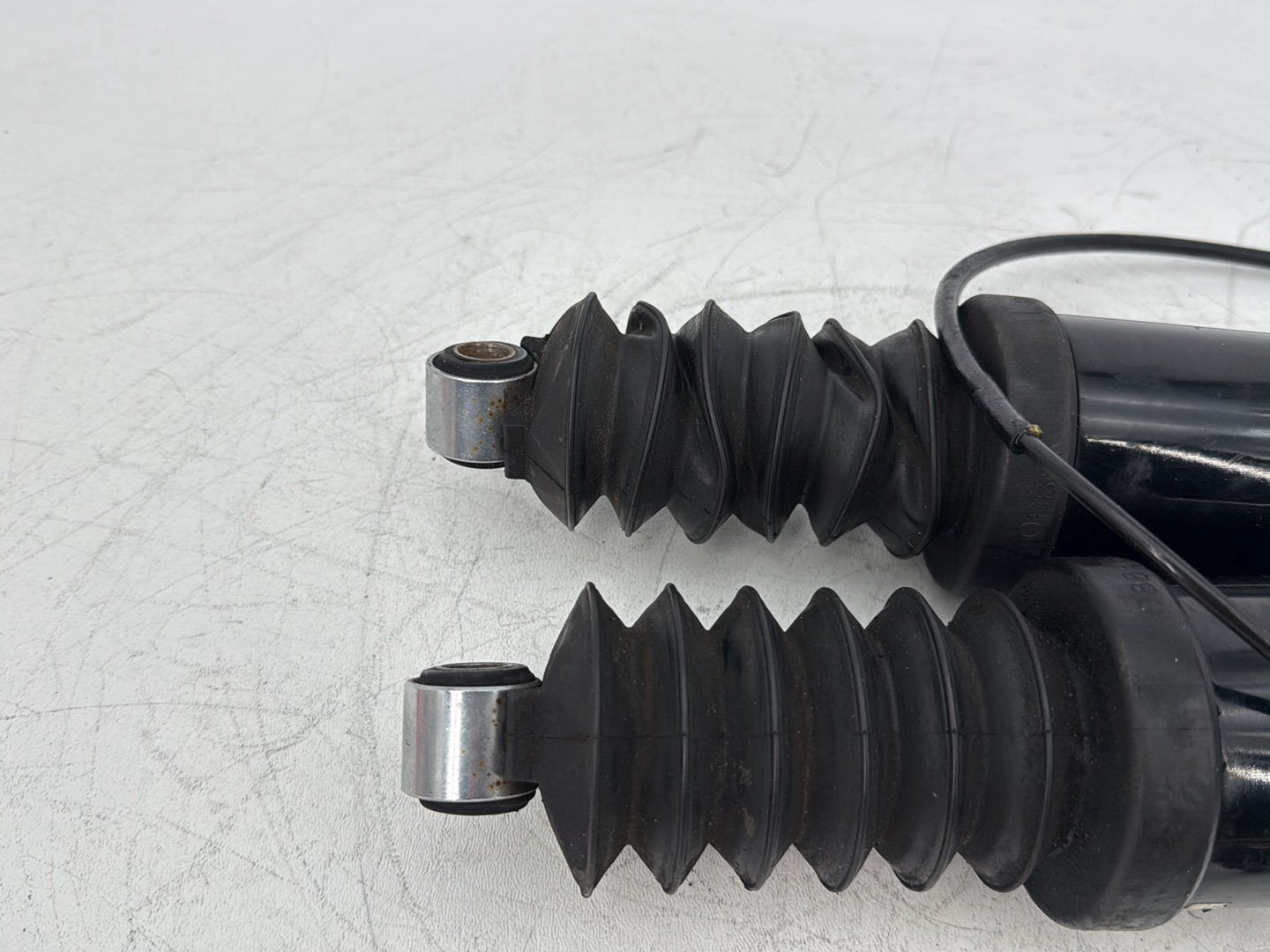 2006 Harley Touring FLHRI Road King OEM Rear Left Right Shock Absorbers