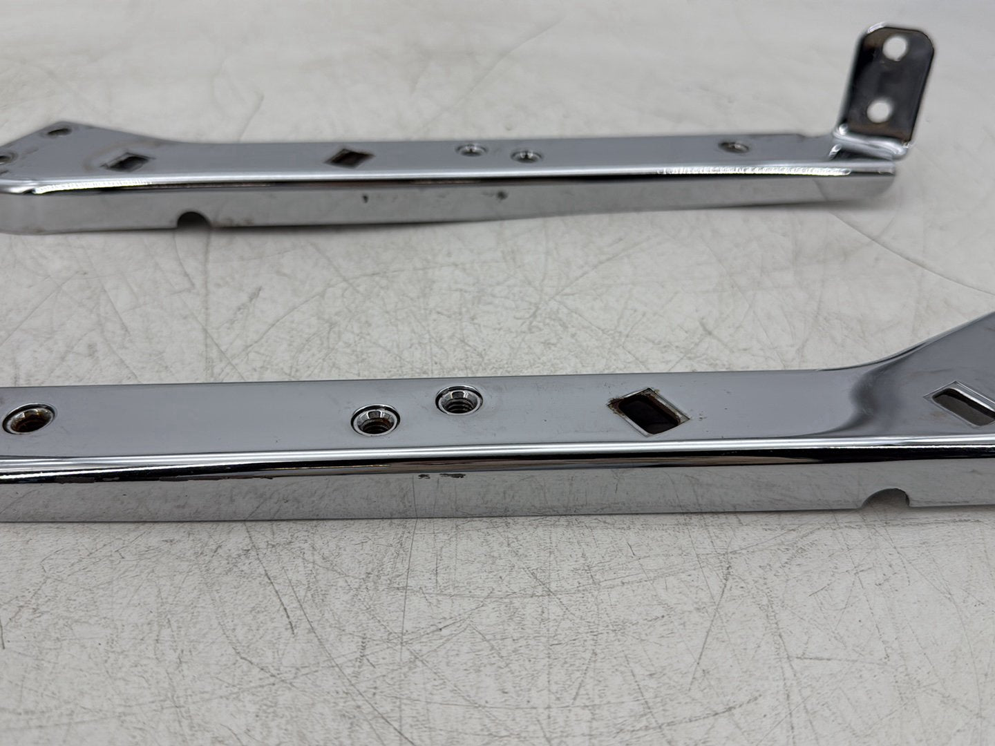 2006 Harley Electra Glide Touring Classic FLHTCI OEM Left Right Saddlebag Fender Struts Brackets