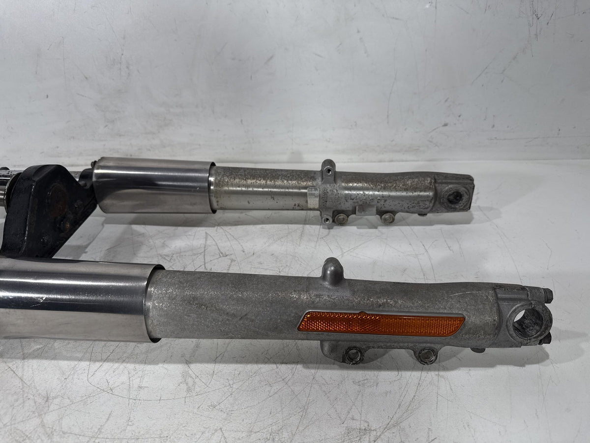 2011 Harley Street Glide Touring Front Triple Tree Set & LH RH Fork Legs Sliders