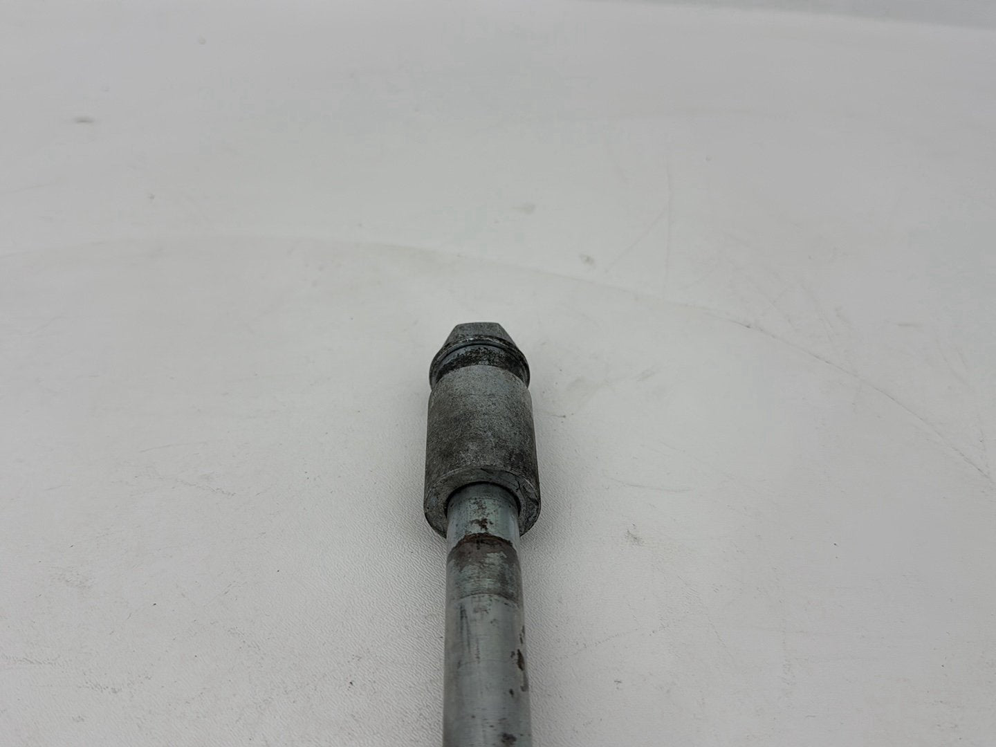 1999 - 2006 Harley-Davidson Dyna Low Rider Rear Wheel Axle Bolt Shaft 41114-90
