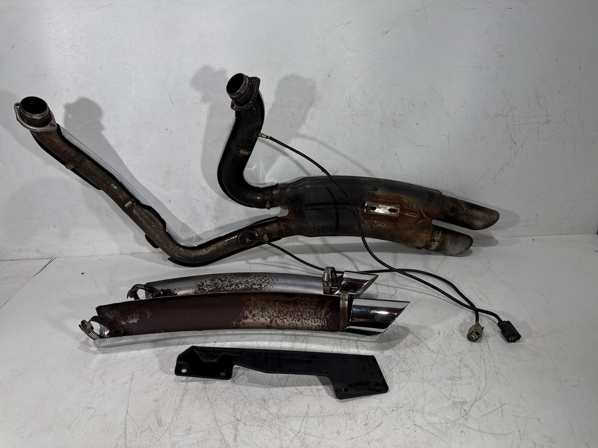 2012 Harley Electra Touring Ultra Exhaust Header Pipes Muffler Vance & Hines