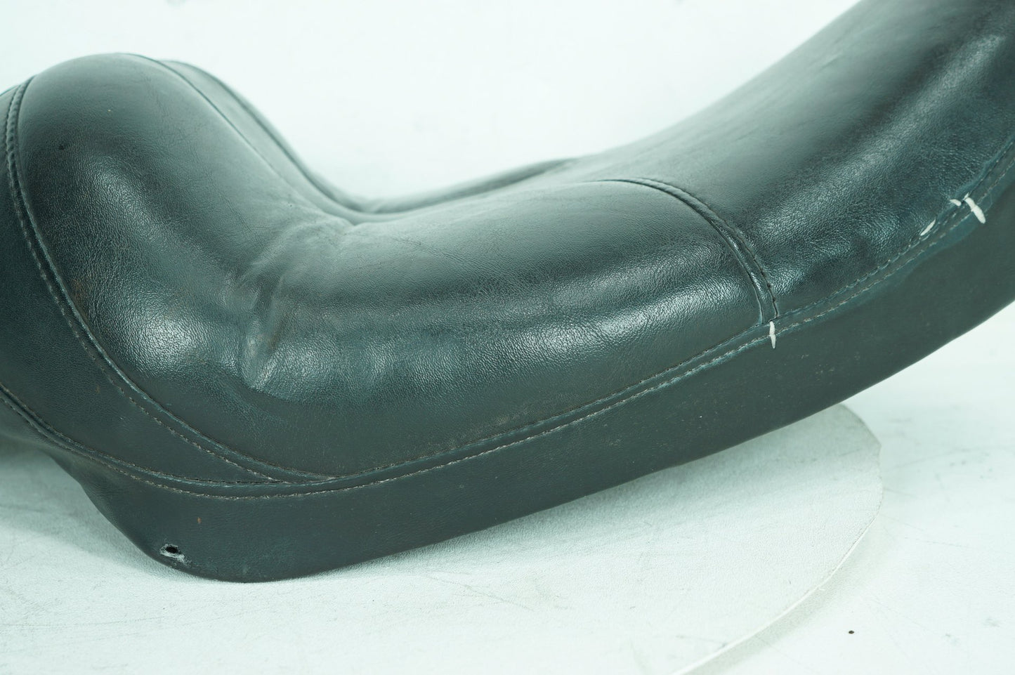 2004 - 2012 Harley-Davidson Sportster Custom Passenger Rider Driver Seat Saddle 51530-04