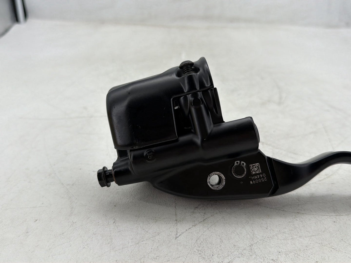 2018 Harley Road Glide Touring FLTRXS OEM Front Right Brake Lever Master Cylinder