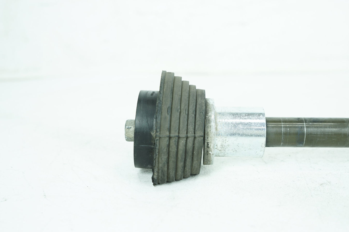 2008 - 2016 Harley-Davidson Touring Road Glide Ultra Rear Fork Swingarm Pivot Bolt Shaft 47540-11