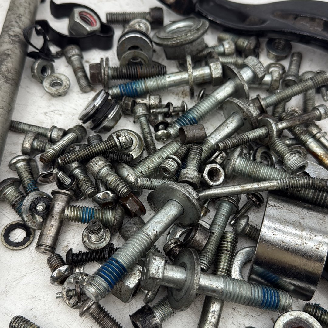 2007 - 2012 Harley-Davidson Dyna Super Glide Hardware Bolts Nuts & Brackets