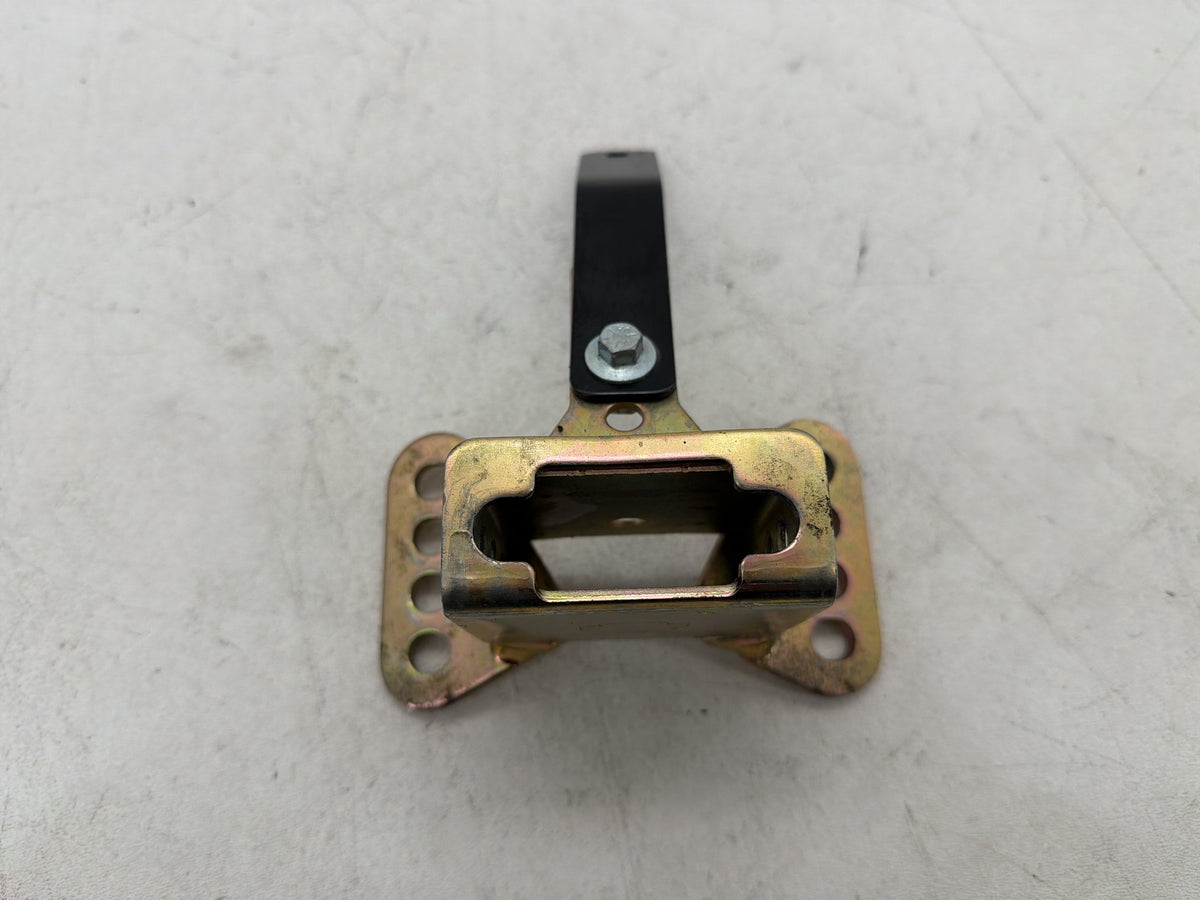 2004 Harley Road King Touring Classic Front Driver Rider Backrest Bracket Mount