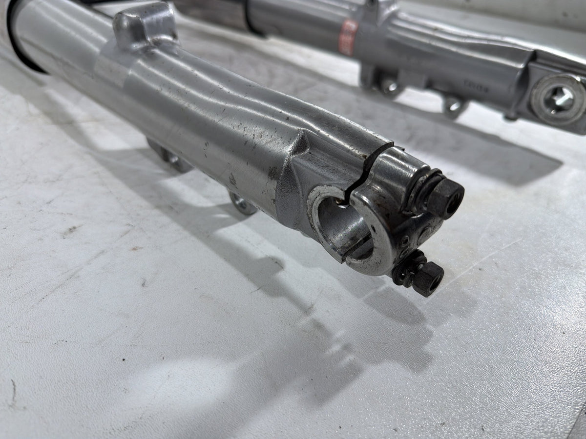 09 Harley Street Glide Touring OEM Front Triple Tree Set LH RH Fork Legs Sliders