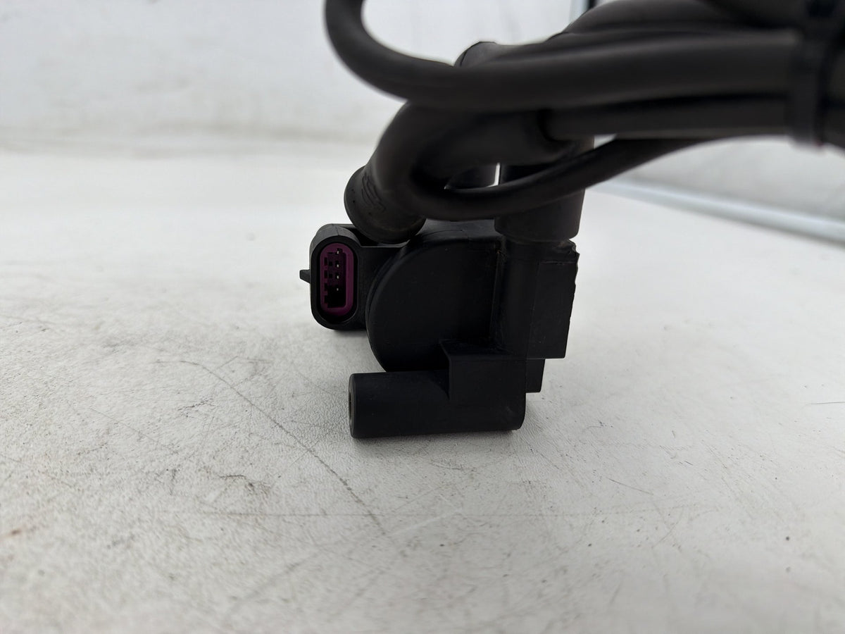 2012 Harley Electra Glide Touring Ultra OEM Ignition Coil Spark Plugs Cable