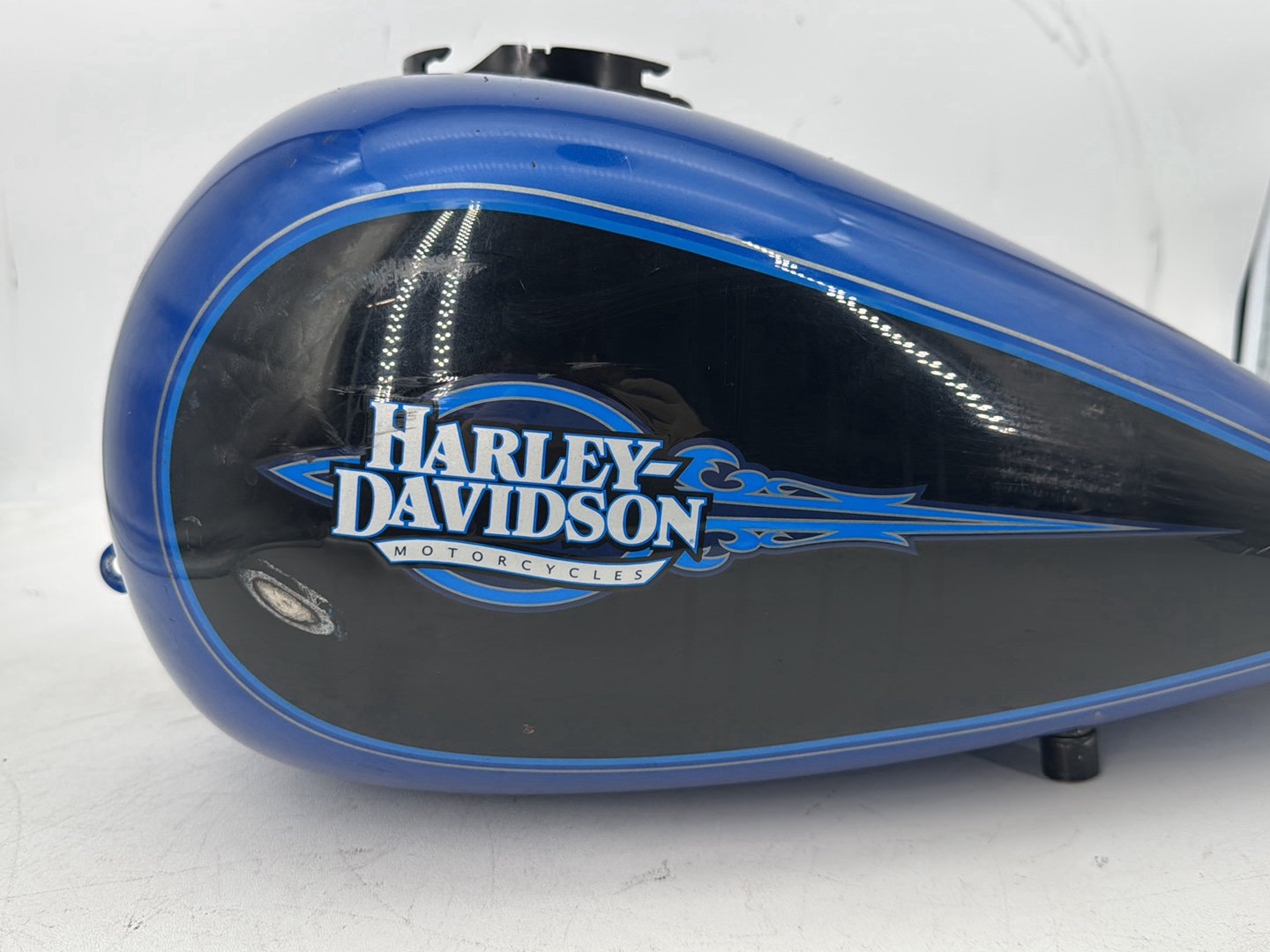 2008 Harley Touring FLHT Electra Glide OEM Fuel Gas Tank Gasoline Reservoir