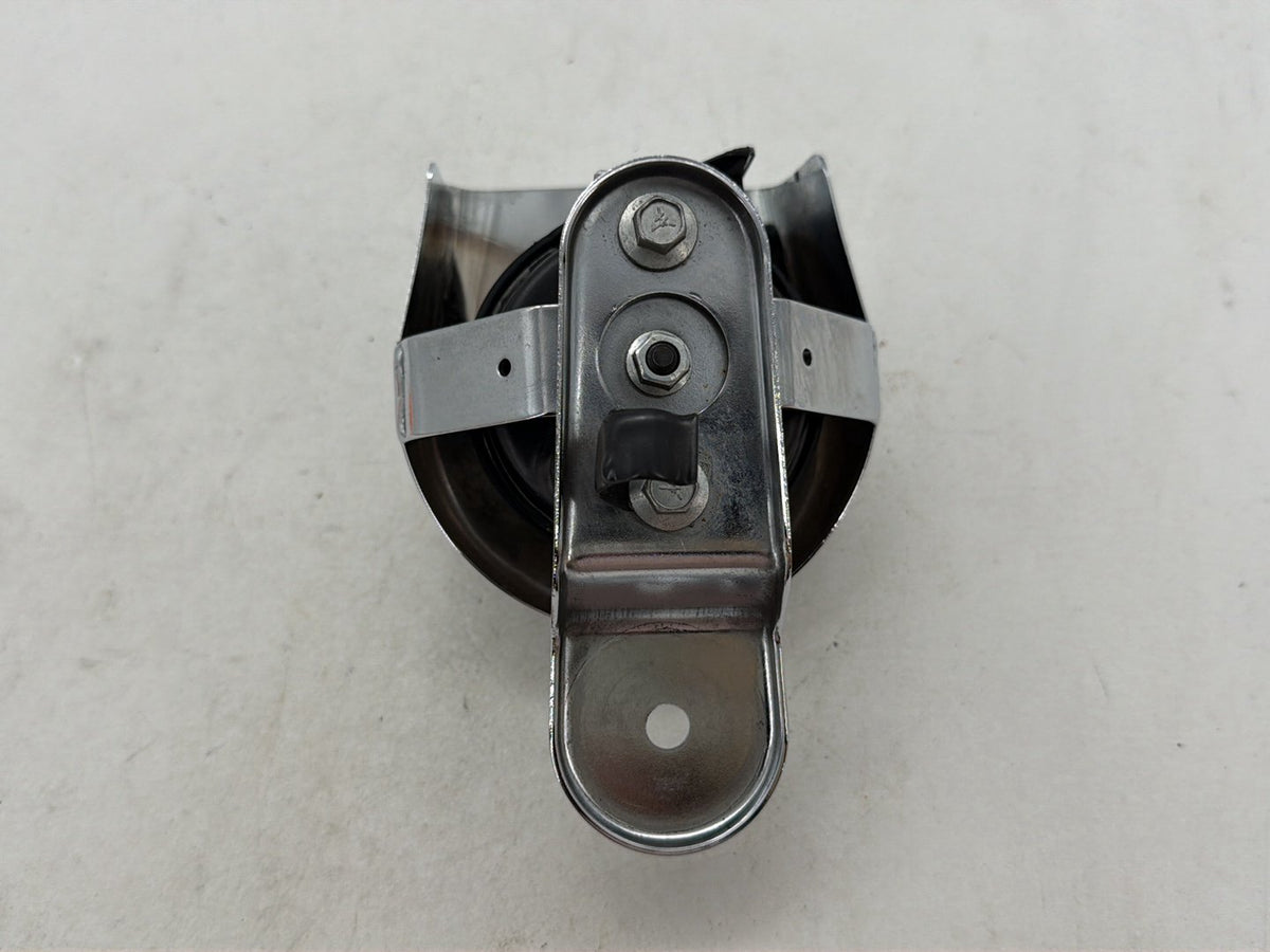2010 Harley Street Glide Touring FLHX OEM Horn Signal Klaxon Chrome Cover