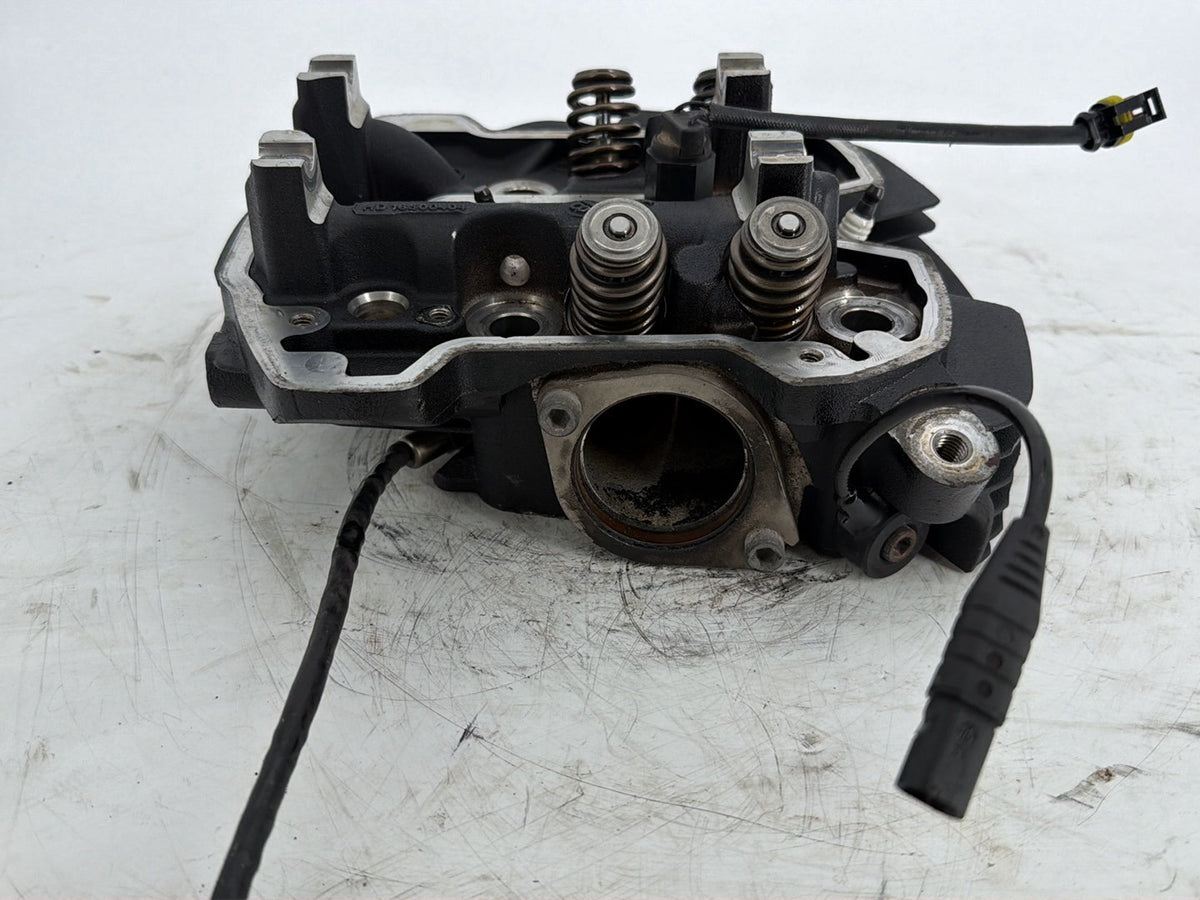 2019 Harley Touring FLHT Electra Glide OEM Rear Twin Cam Engine Cylinder Head