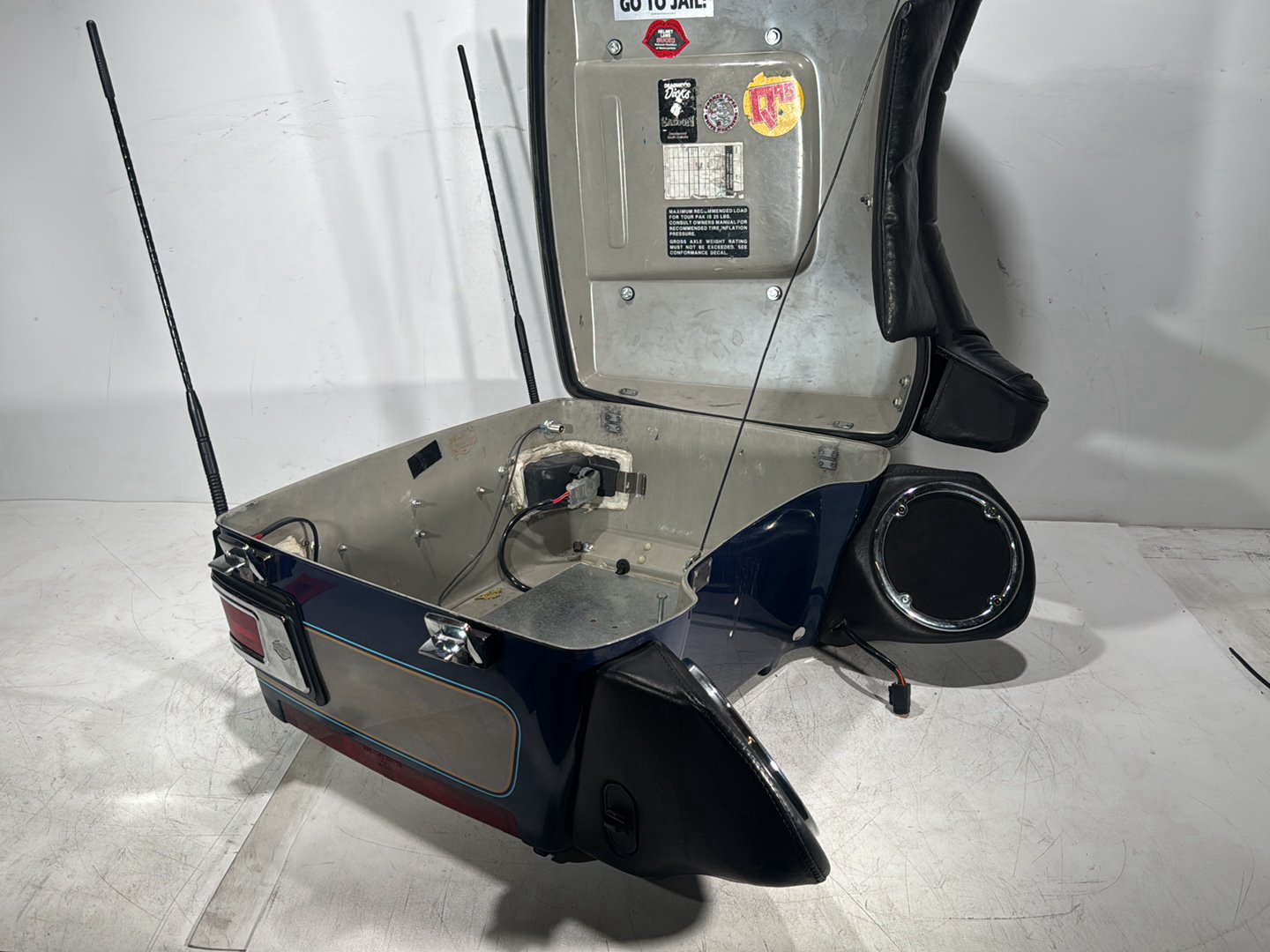 1998 Harley Touring FLHTCUI Electra Glide Ultra OEM Pass Backrest Tour Pak Luggage NOKey