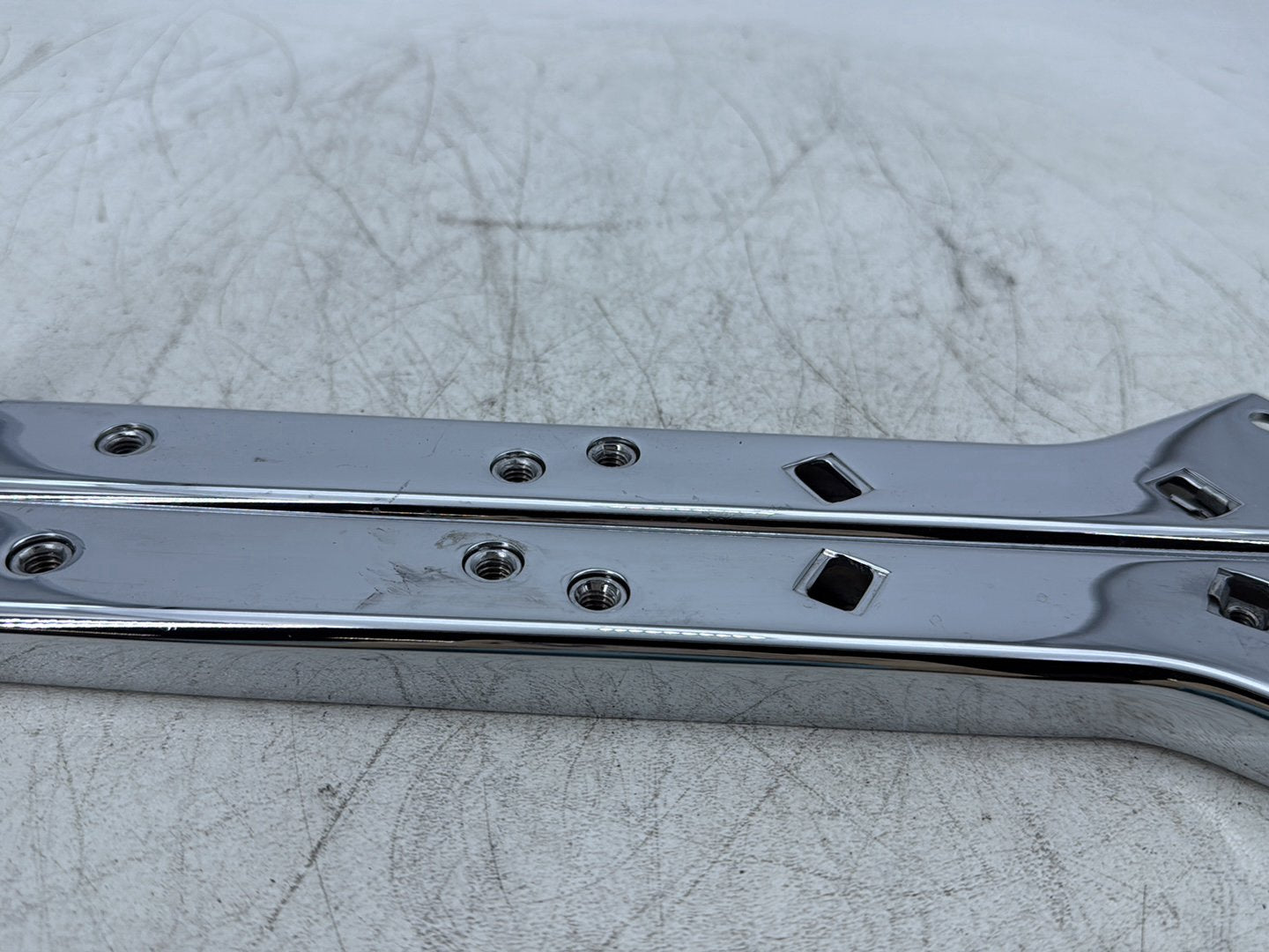 07 Harley Touring Electra Glide OEM Left &amp; Right Saddlebag Mount Brackets